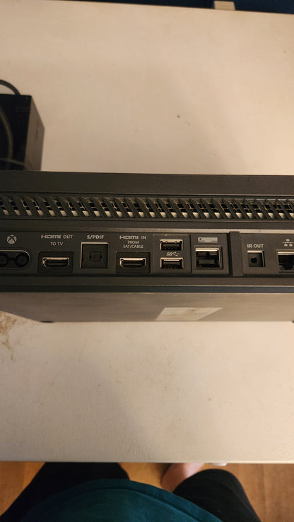 Xbox One Halo 5: Guardians Limited Edition Console + Game + Controller READ